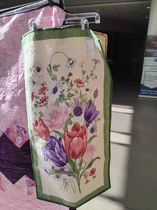 Tulip tablerunner or wallhanging